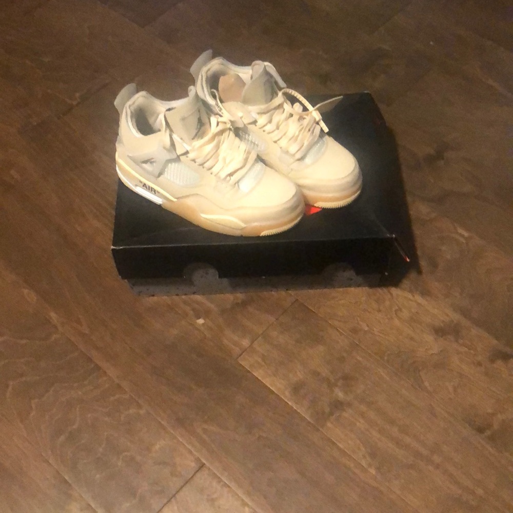 Retro 4 off-white (not used)